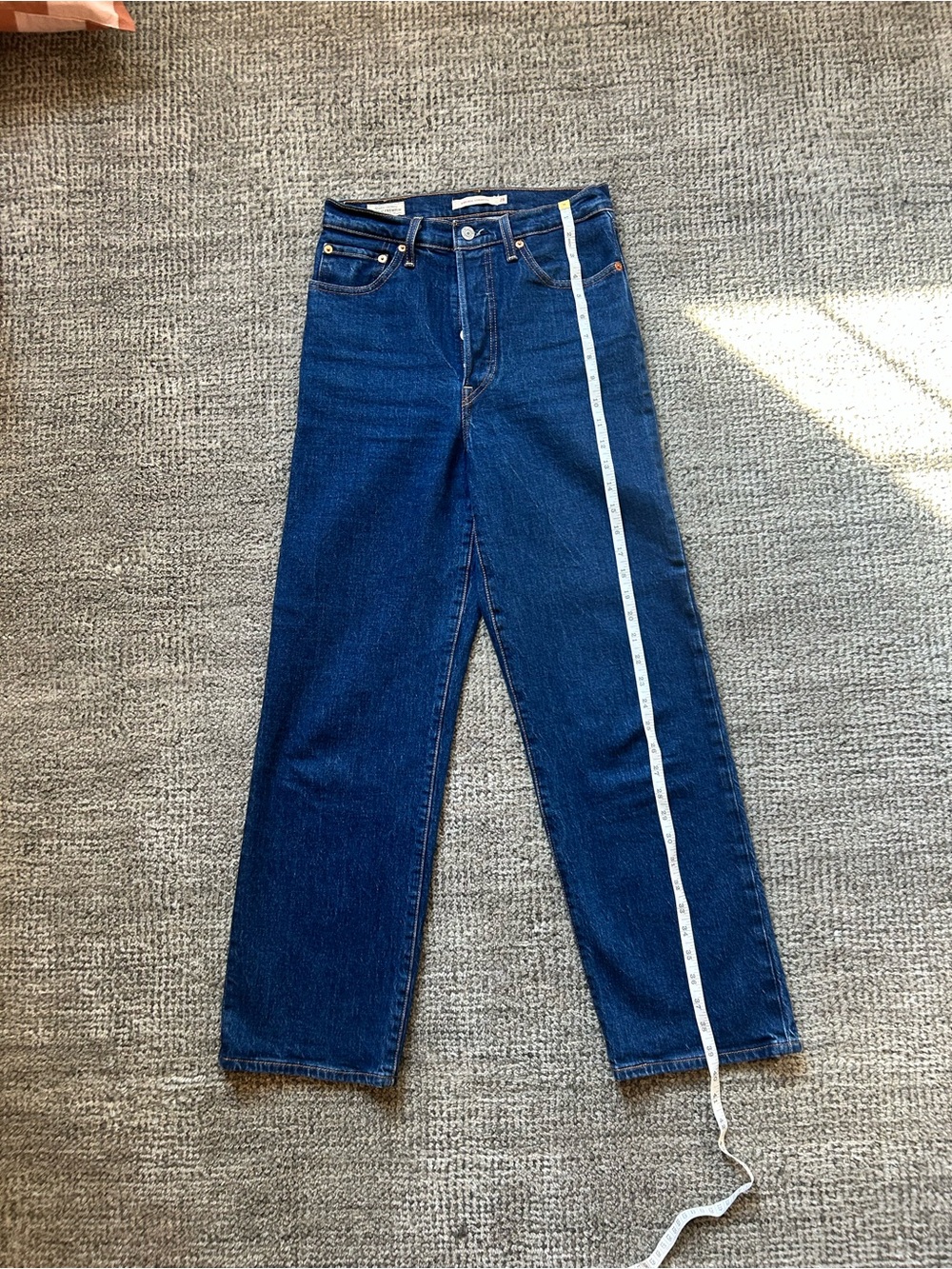 Levi's Women’s Classic Ribcage Straight Jeans - Picture 2 of 11